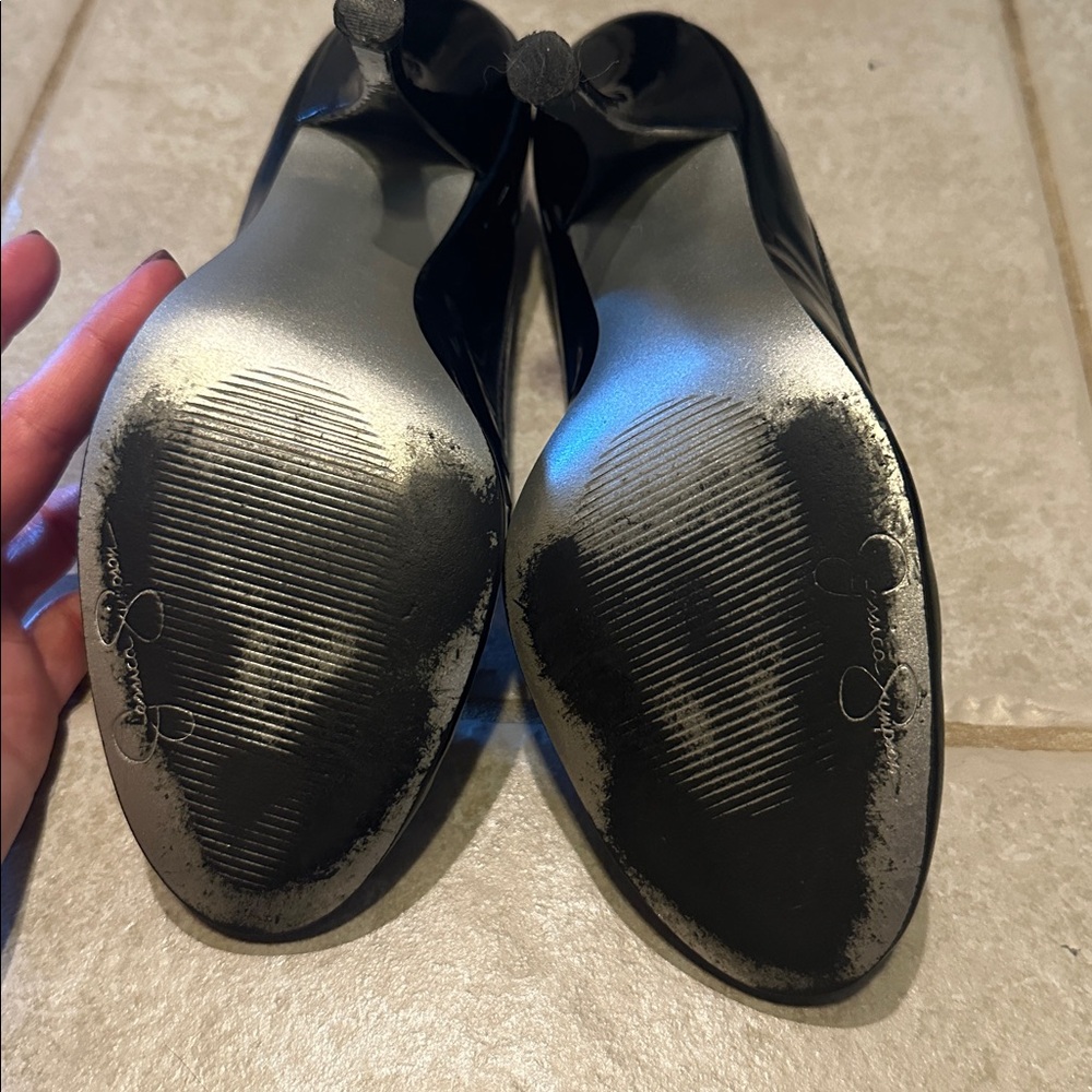 SALE! Jessica Simpson Patent Cutout Pumps - Picture 6 of 9